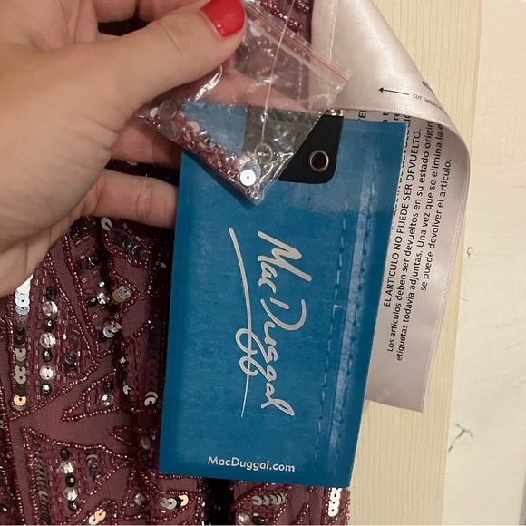 Max Duggal cocktail dress. So pretty and flattering on. Size 4. - Picture 6 of 6